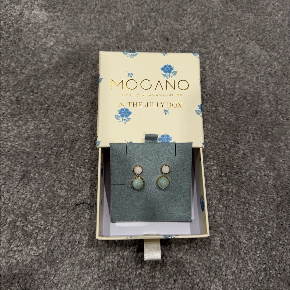 Mogano earrings (The Jilly Box)